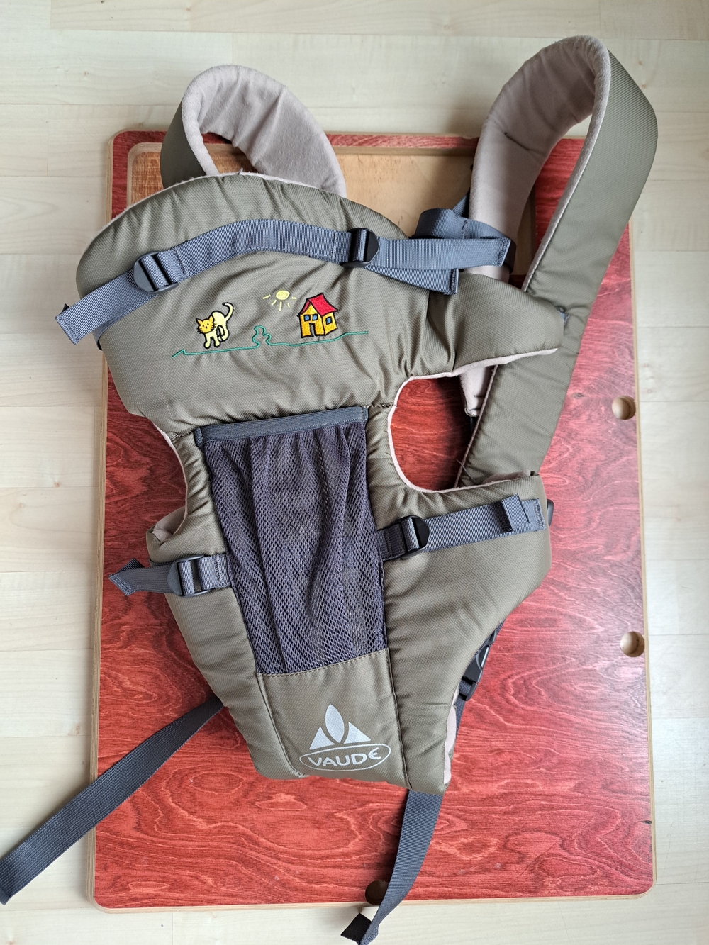 VAUDE Olive Green Carrier